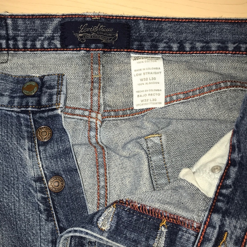 4th- Levis Jeans - Picture 4 of 7